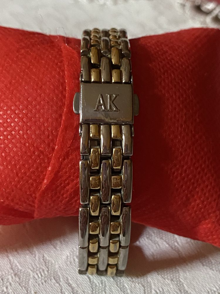 Zegarek damski Anne Klein z datownikirm na branzolecie