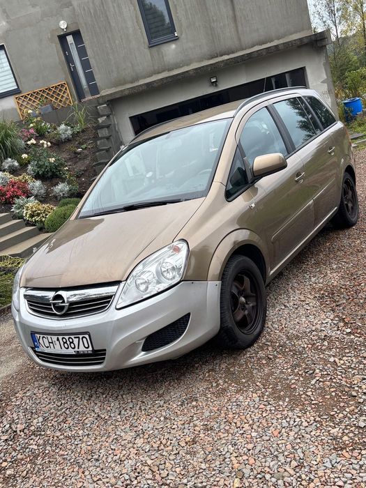 Opel Zafira Zafira B, 7-osobowa. Benzyna