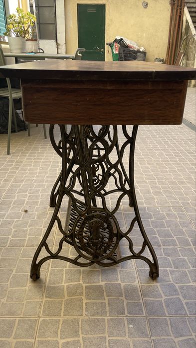 Mesa de costura Singer