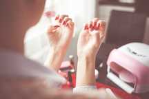 Mobilny Fryzjer oraz usługi kosmetyczne manicure hybryda pedicure