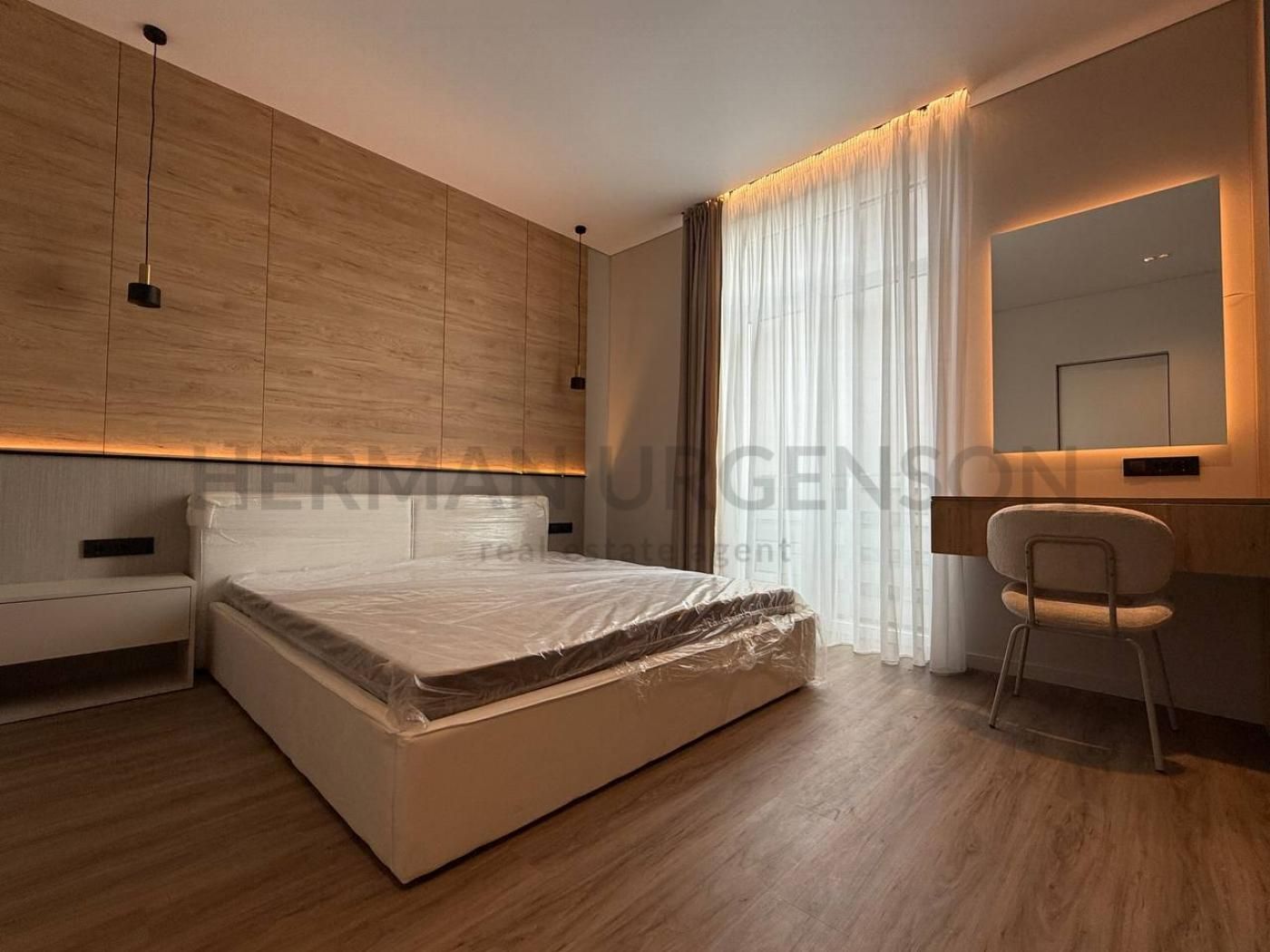 Продаж 1к квартири 42 м.кв / вул. Руська, Центр