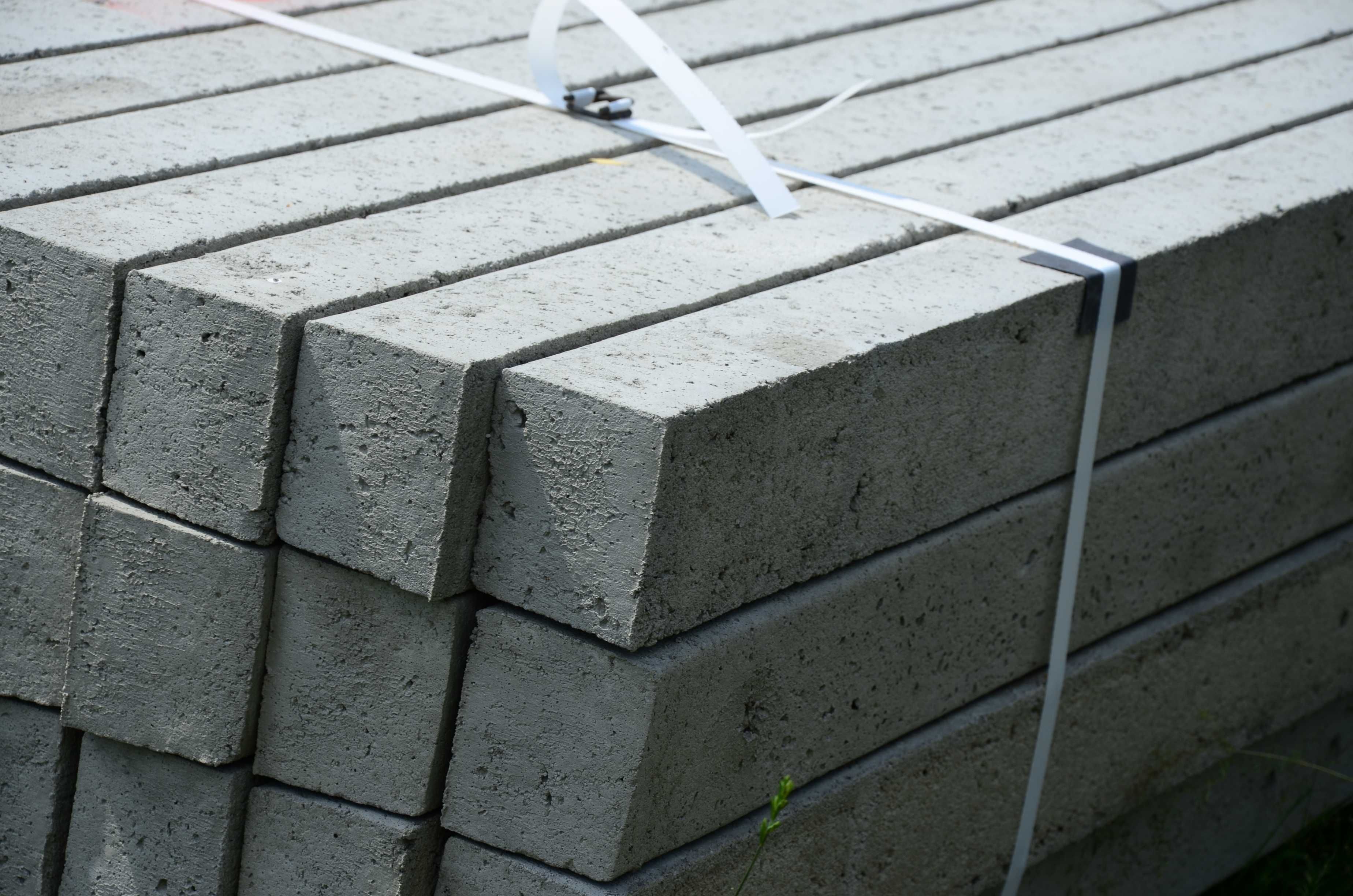 Słupki betonowe dla rolnictwa | Brama rolna  ap