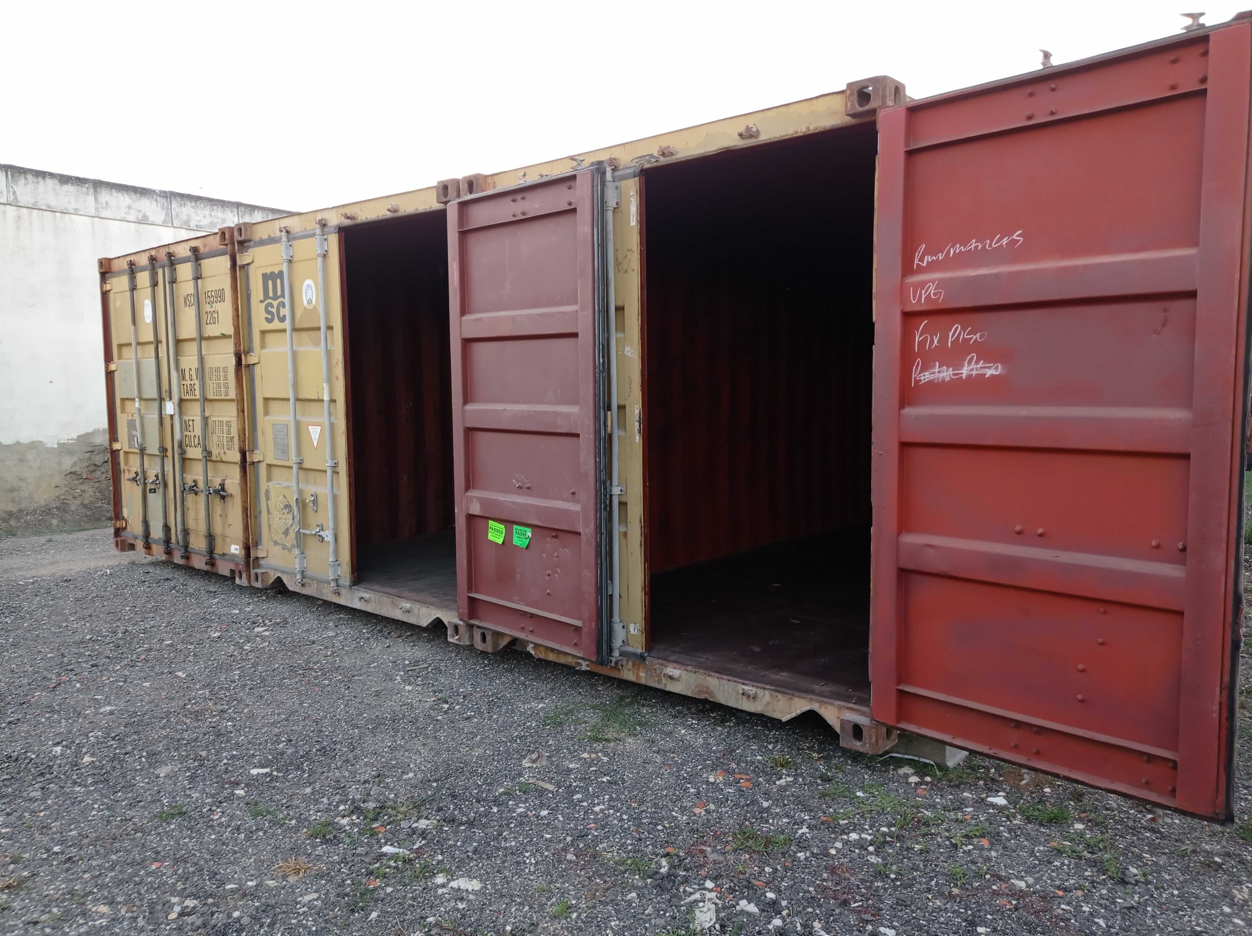 Self storage container