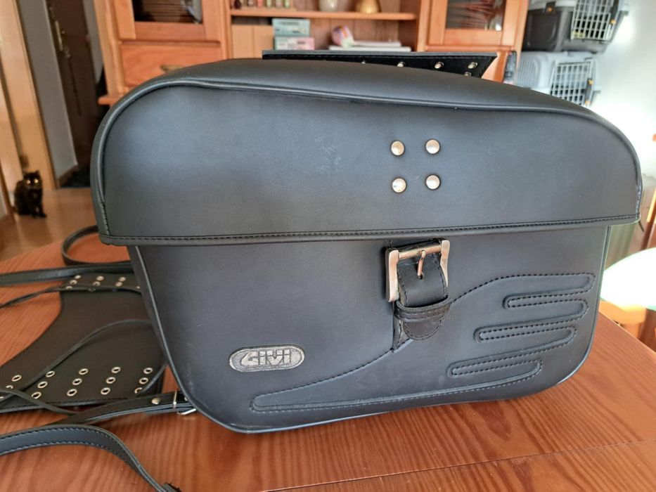 Givi malas laterais para mota