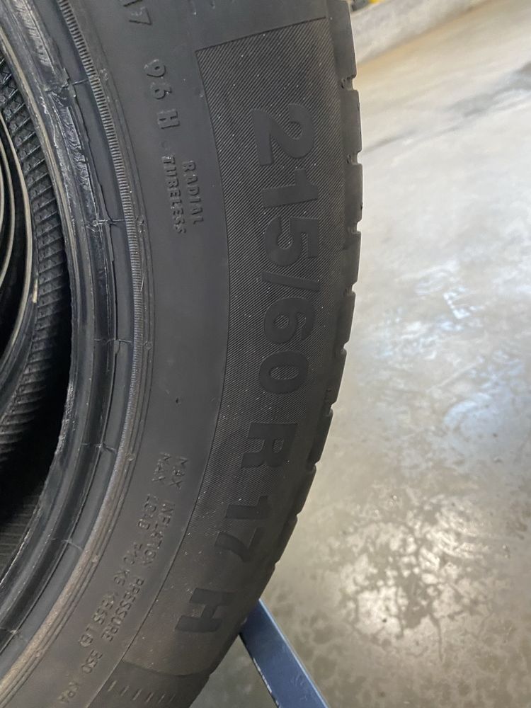 Opony letnie 215/60 R17 Continental.