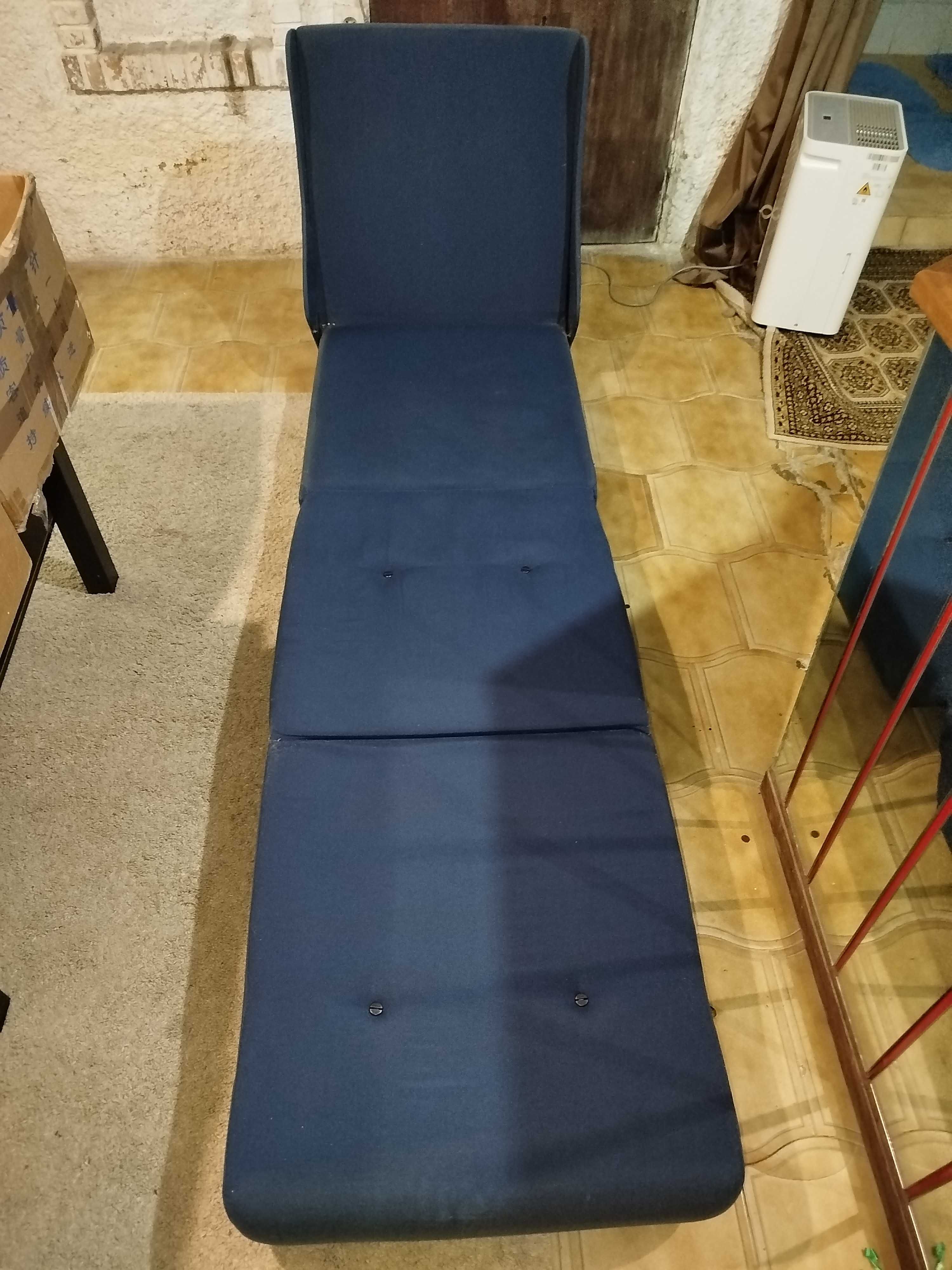 Sofá cama/desdobrável - 25 euros