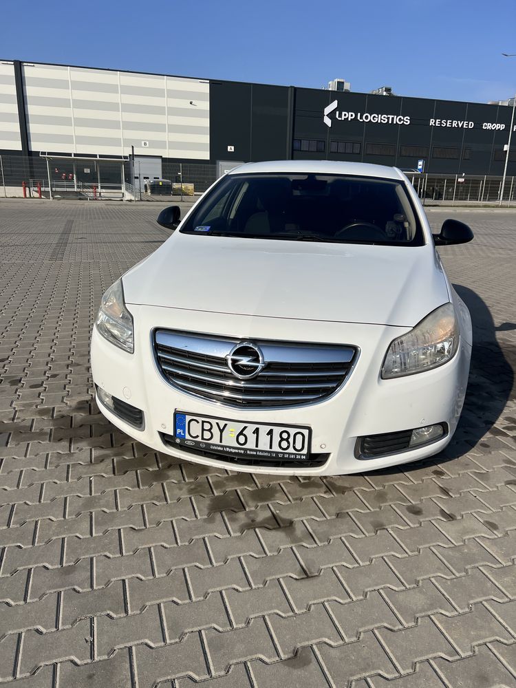Insignia 2.0d autom bez wkladu  Zadbanan