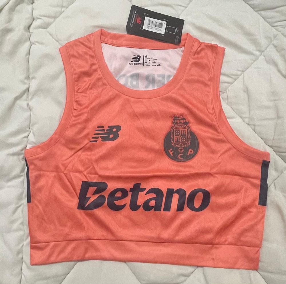 Tops desportivos