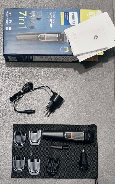 Philips Multigroom Series 3000

model 7 w 1