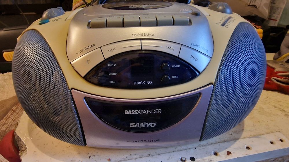 Radio magnetofon cd