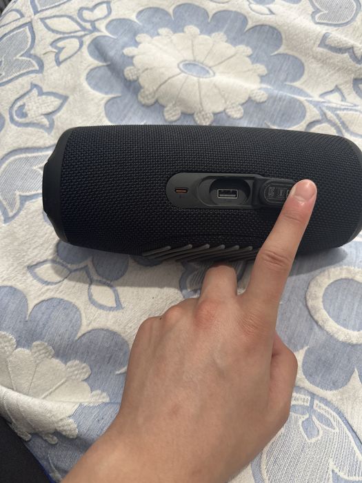 JBL charge 5 impecavel