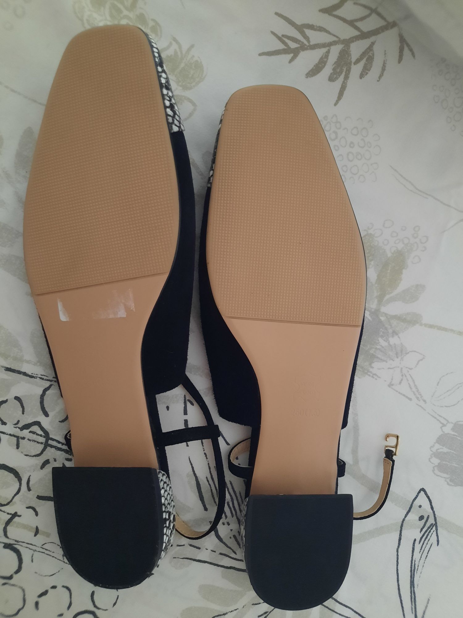 Vendo  sapatos  por estrear