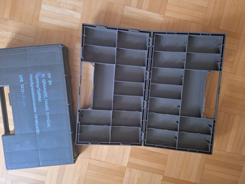 Skrzynki po granatach