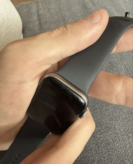 Apple Watch 5 40 mm GPS + Cellular