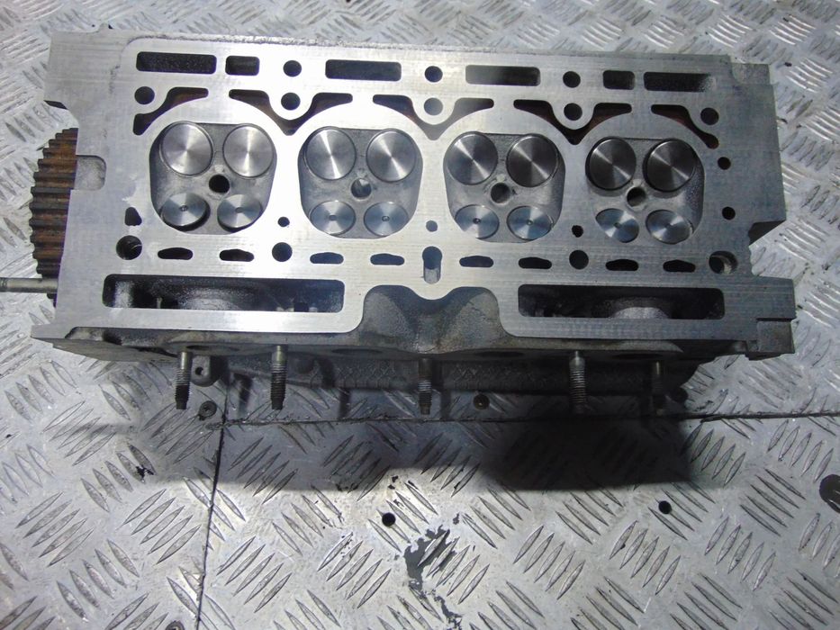 Głowica Clio 2 1,2 16 v po regeneracji nowe wydechy