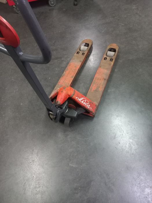 Porta paletes avariado