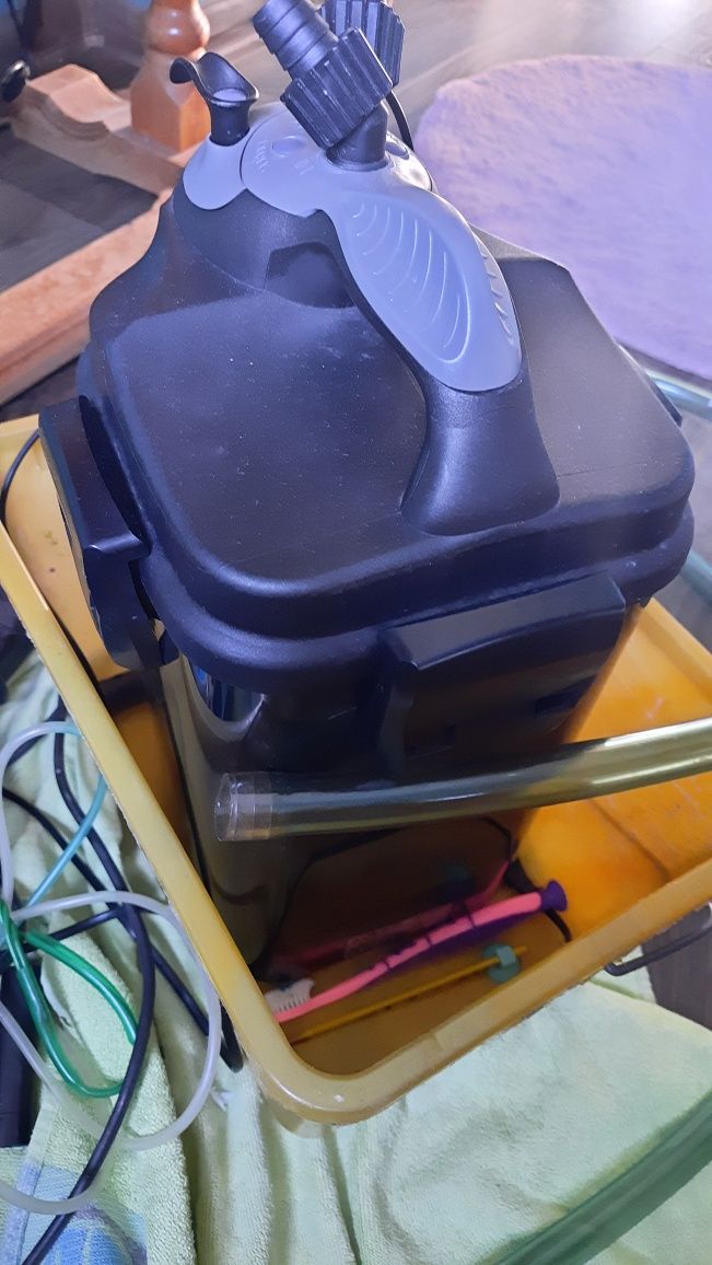 Akwarium 200 l z pokrywa i akcesoriami