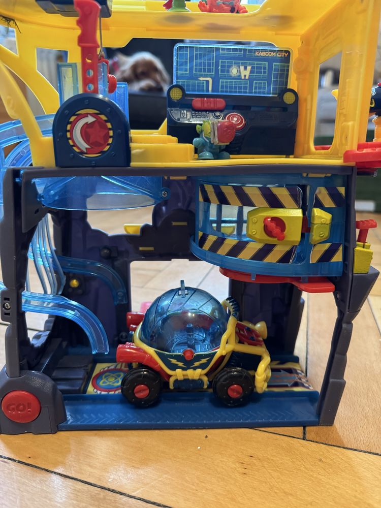 Baza super things plus robot super things