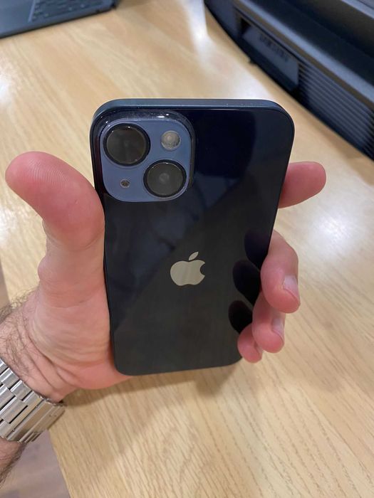 iPhone 14 256GB Black em ótimo estado com capa QUAD LOCK de oferta