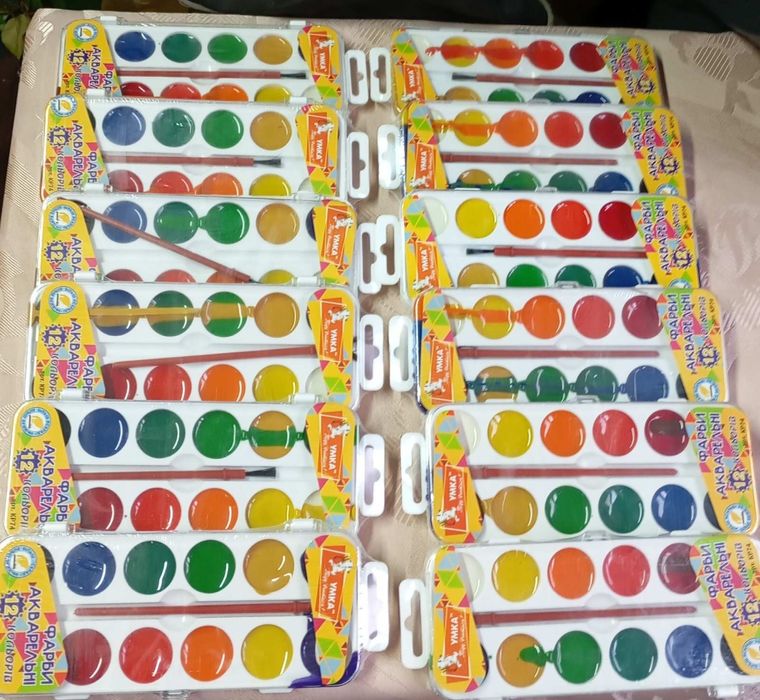 Фарби акварельні від 8грн. З подарунком