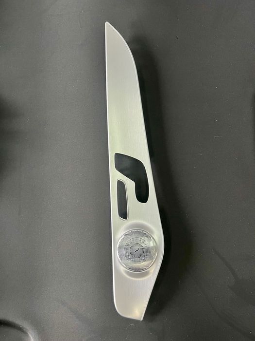 Listwa dekor drzwi prawa Burmester Mercedes W205