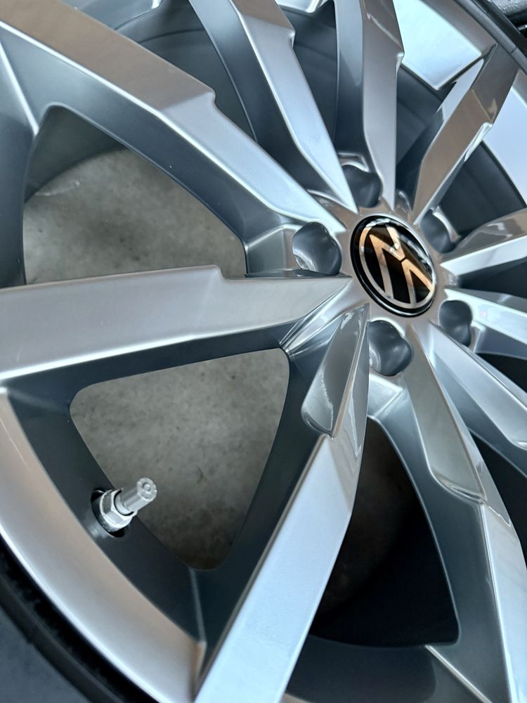 VW Passat B8 Monterey 18 Cali Koła Zimowe 2023