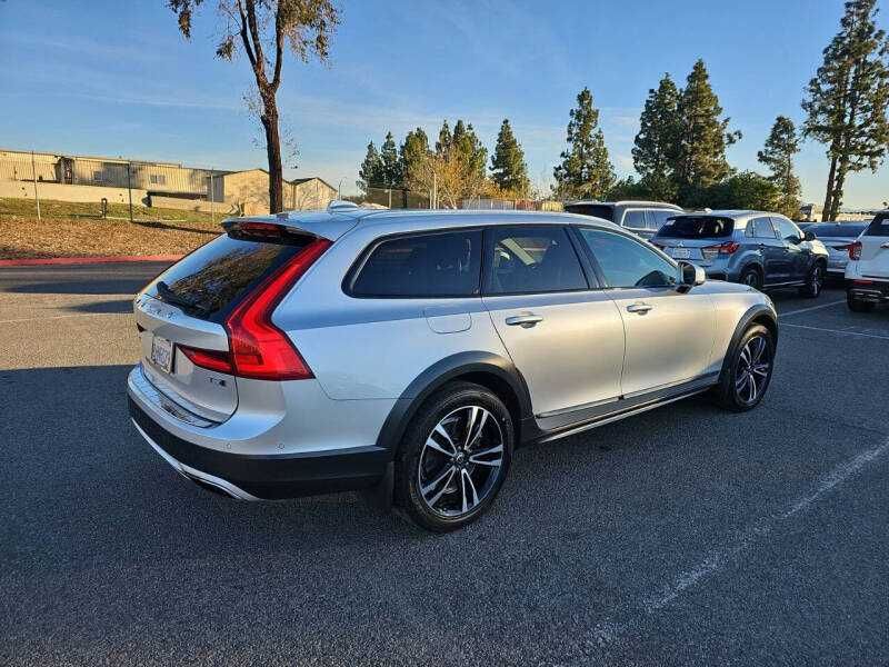 2018 Volvo V90 Cross Country