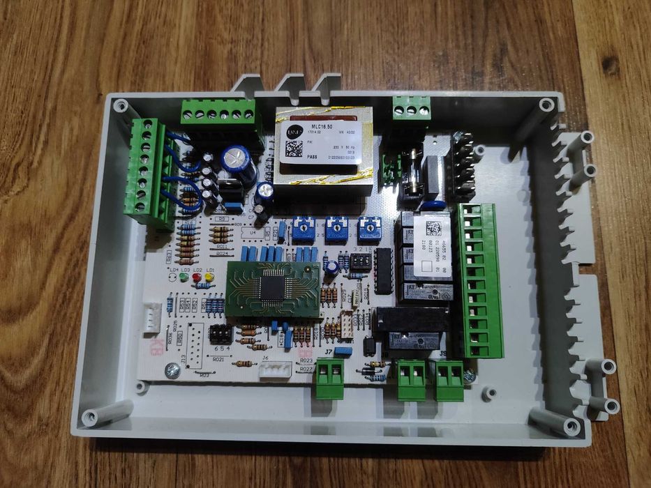 Sterownik obiegów grzewczych Termet MLC 16
