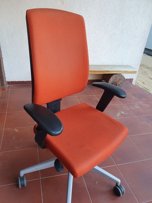 Fotel biurowy pomarańczowy