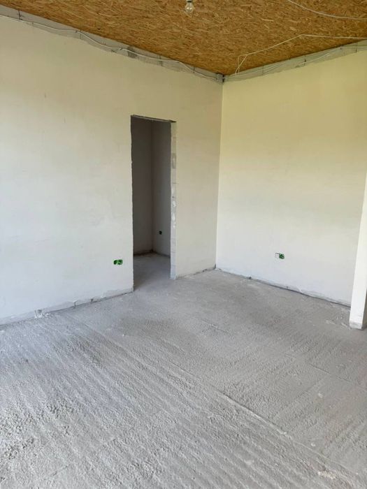 р Американкана на березі озера