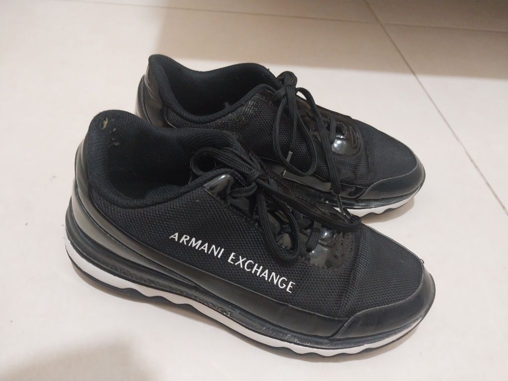 Продам кросівки Armani