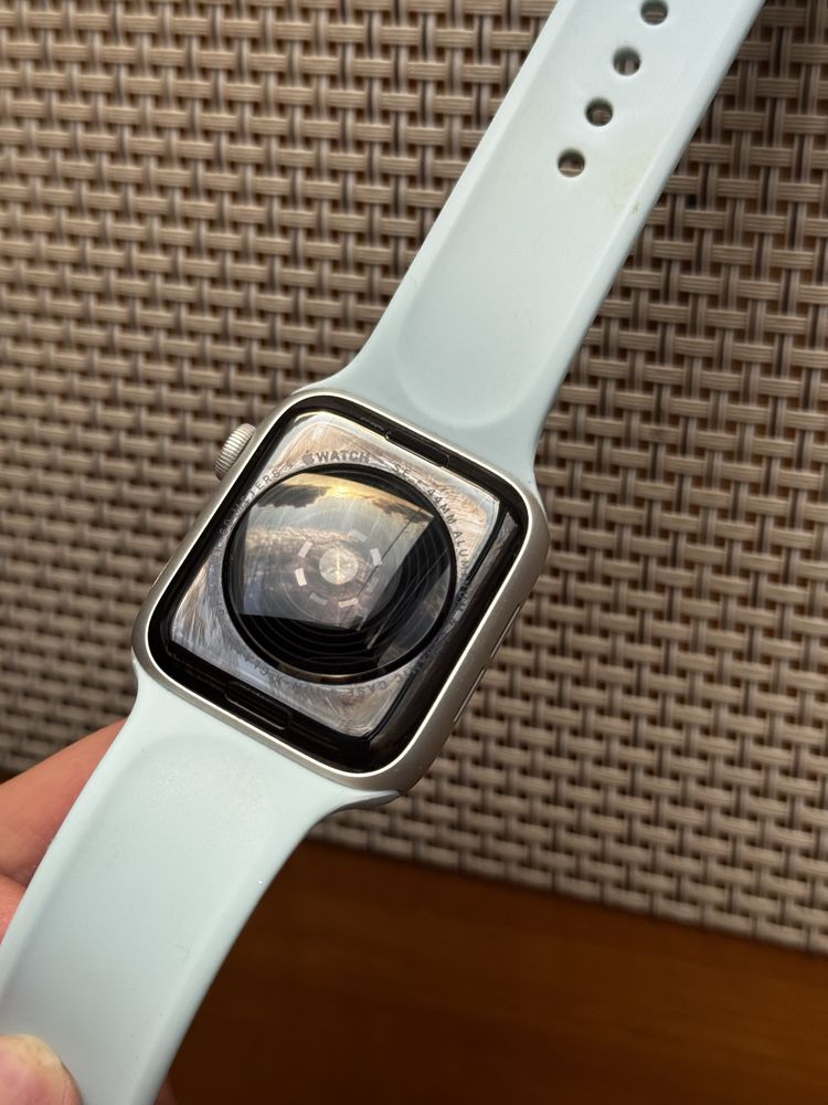Apple Watch SE 44mm алюминивый кейс+GPS оригинал