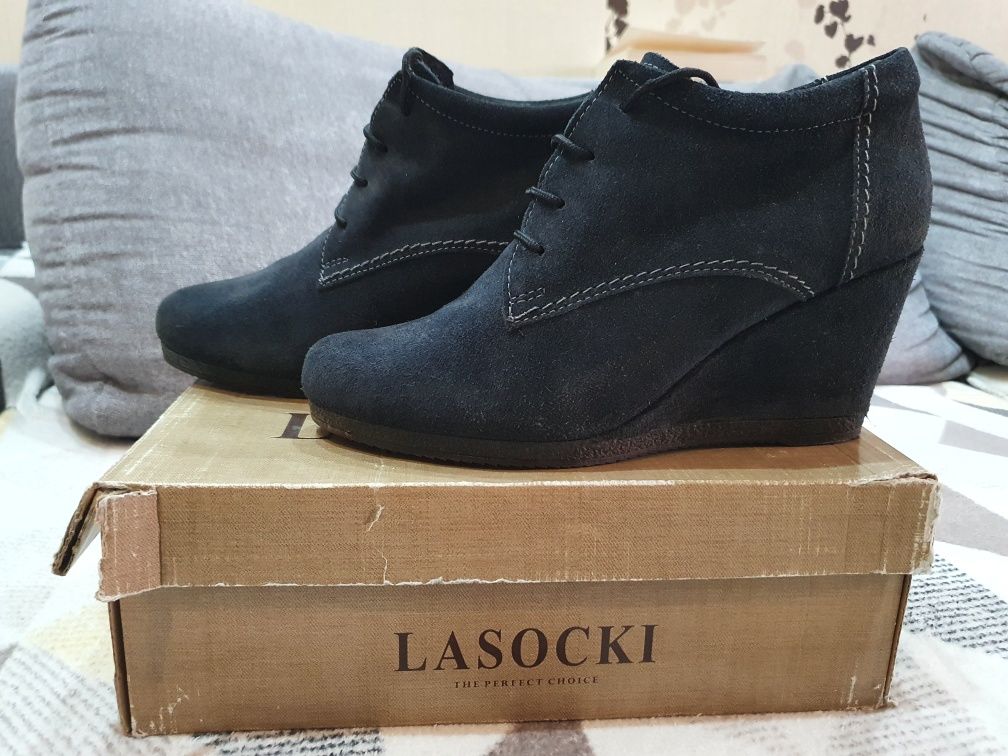 Zamszowe buty Lasocki 39