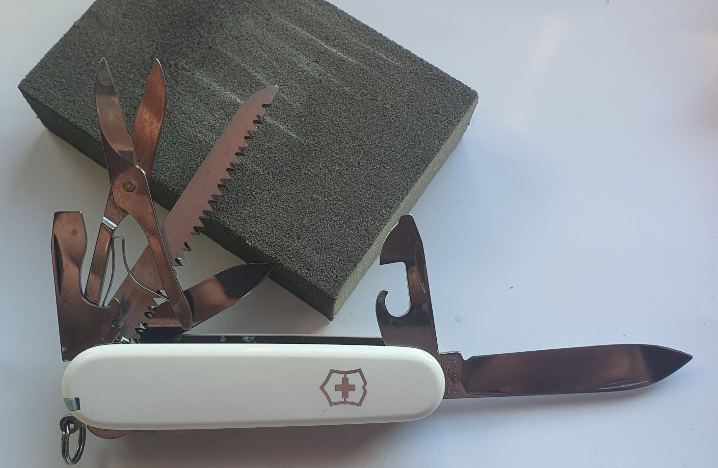Victorinox Huntsman White snow Świąteczny prezent