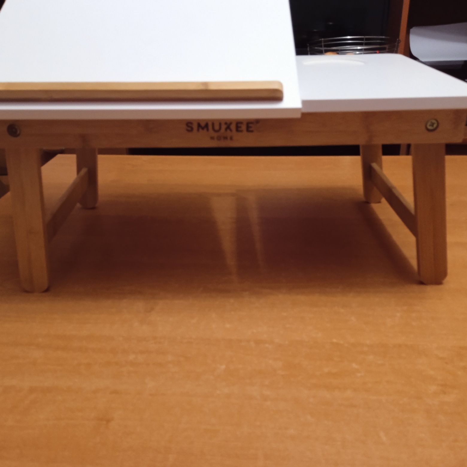 Stolik pod laptopa Smuxee