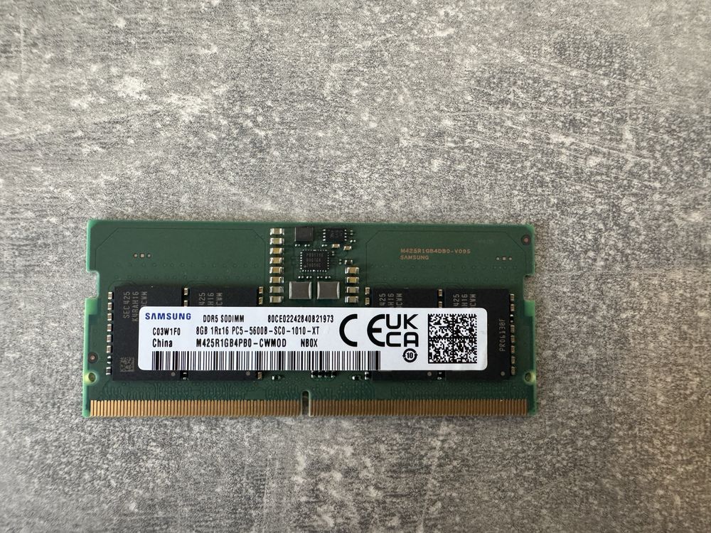 Памʼять для ноутбуків 2 планки Samsung 8 ГБ DDR 5 SO-DIMM
