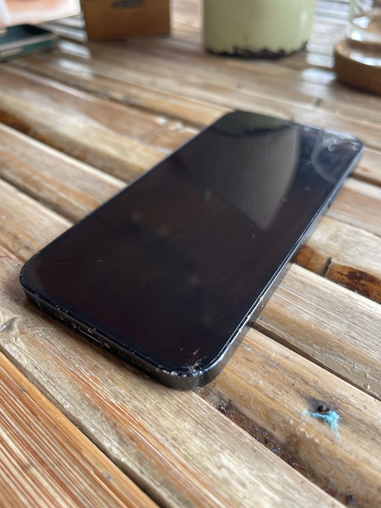 Iphone 12 - funcional com danos