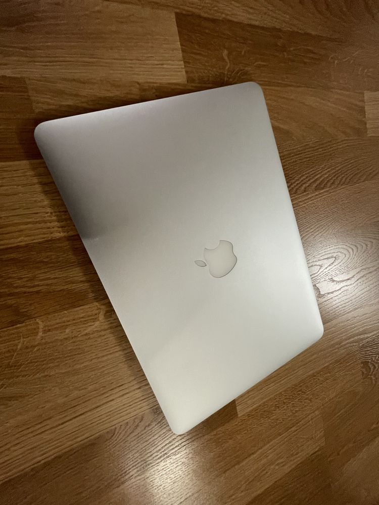 Apple MacBook Air 13 model A1466 (2014)