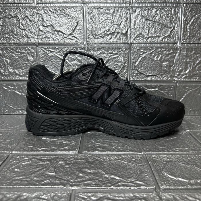 Чоловічі кросівки New Balance 1906U Triple Black M1906NJ