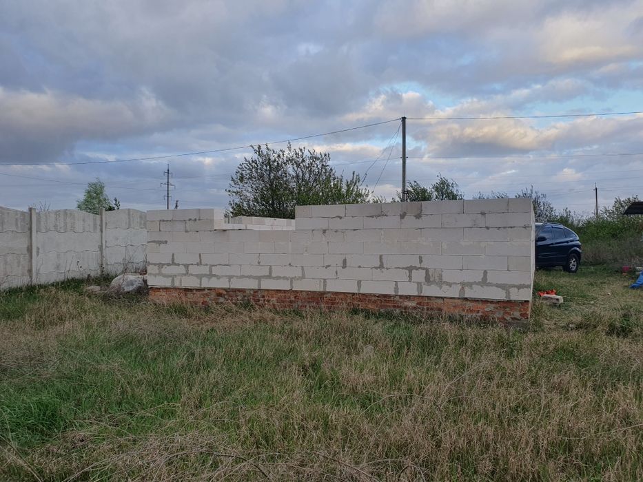Участок с недостроем Бобровка