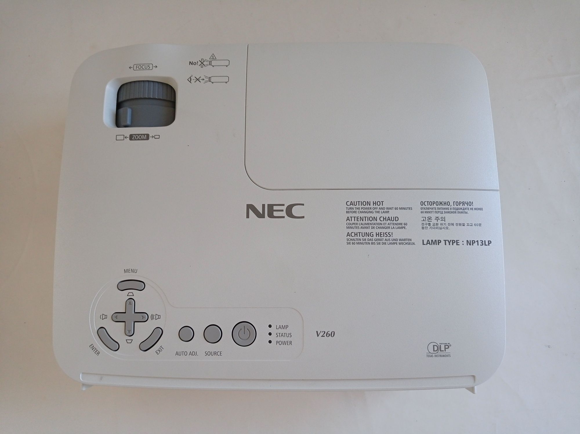 Projetor NEC modelo NP-V260G