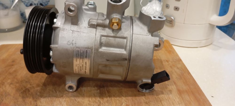 Kompresor klimatyzacji vw golf VI 08- NRF 32936