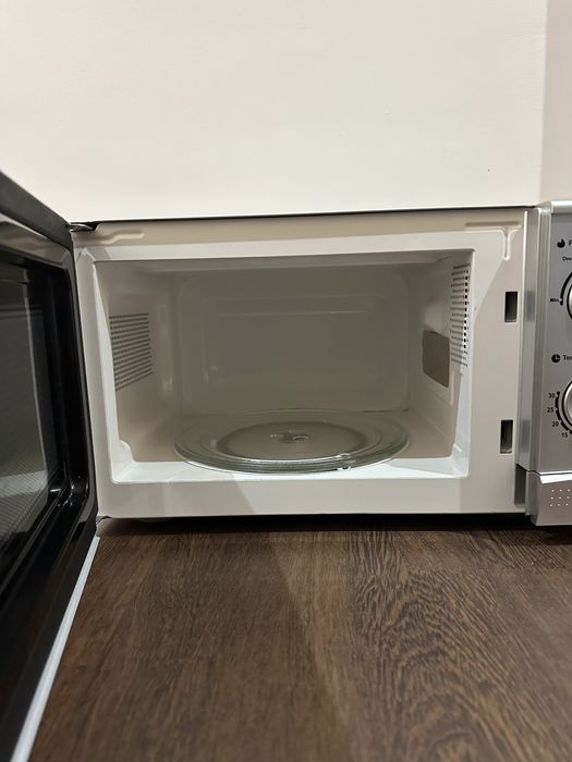 Microondas Confortec 20 L