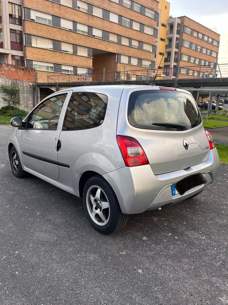 Twingo 2010 Fiavel, Económico