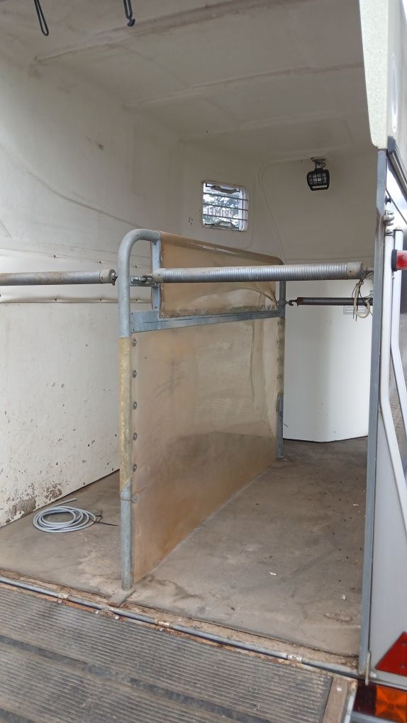 Blomert Diamond do przewozu koni DMC 2400