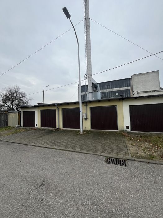 Wynajmę murowany garaż