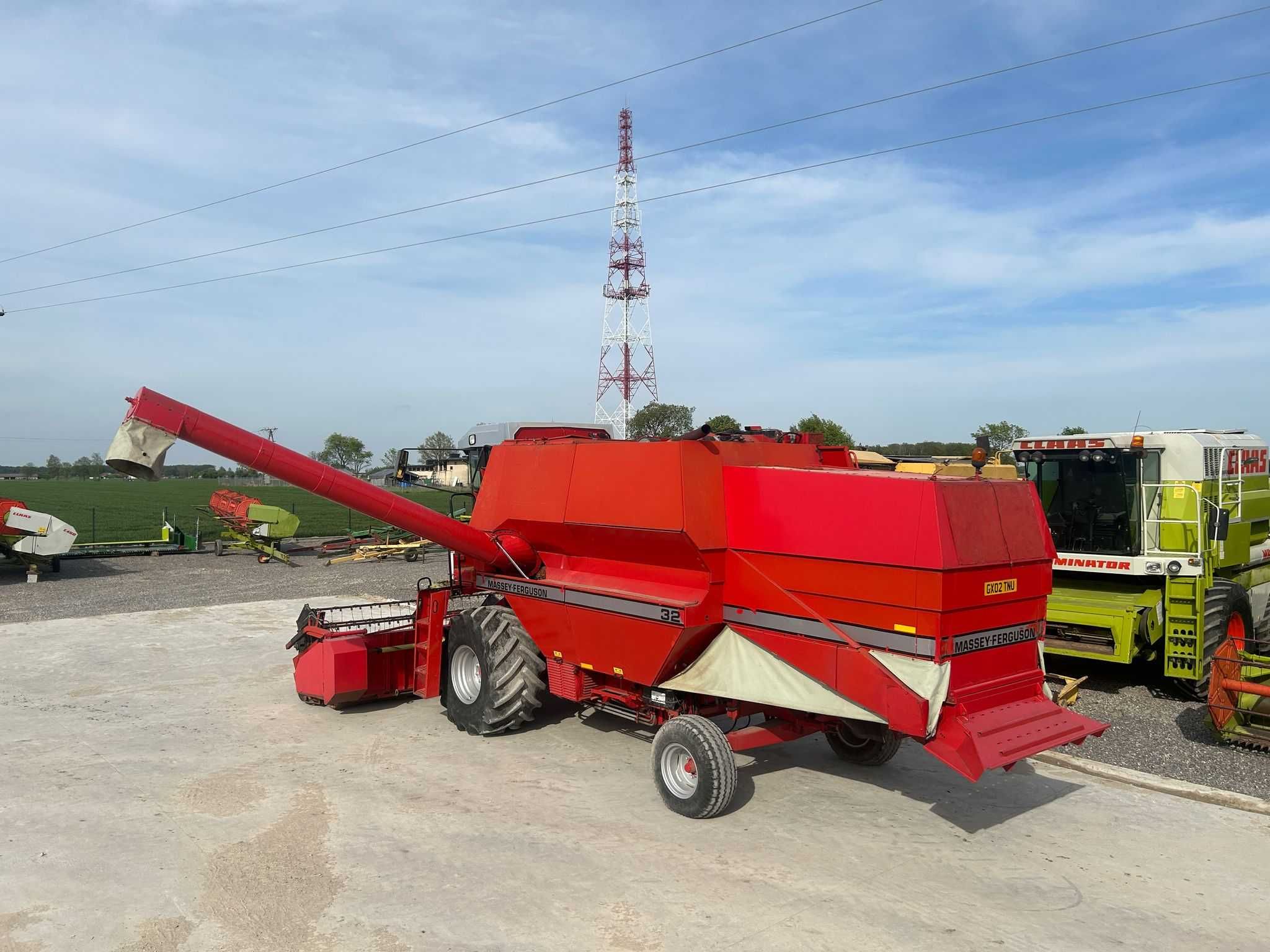 Kombajn zbożowy Massey Ferguson 32, klima, hydrostat, opony 800