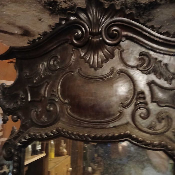 Espelho de pé antigo