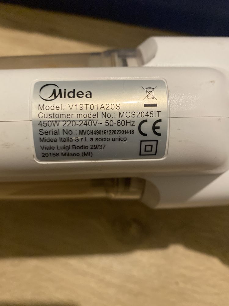 Odkurzacz pionowy Midea MCS2045IT biały