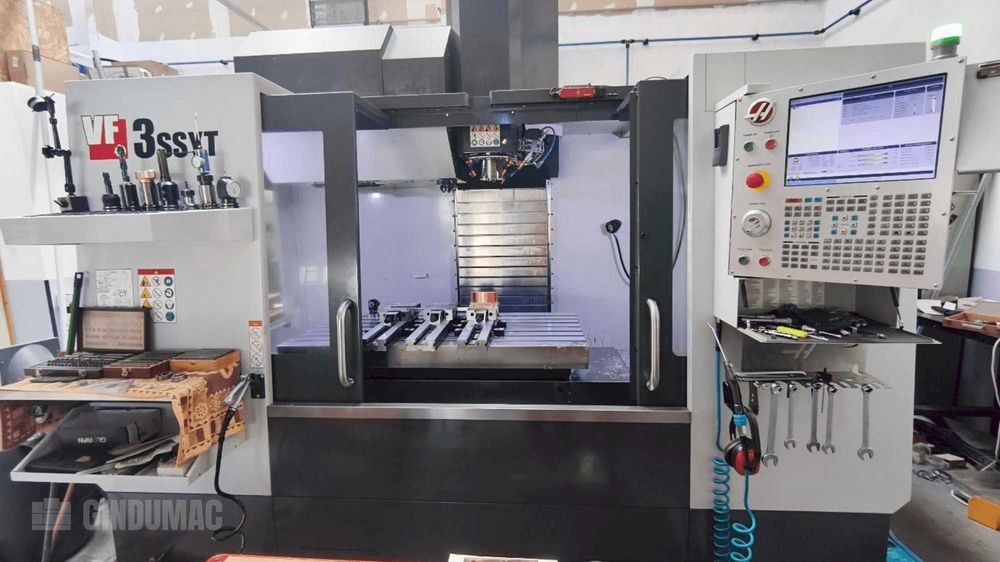 HAAS VF-3SSYT z HRT 210 4X – 2018, 4 osie, centrum obróbcze CNC